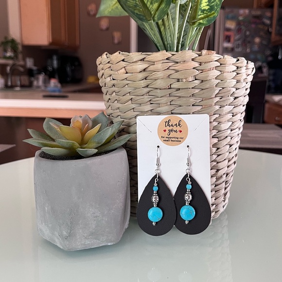 Jewelry - 💙Handmade Earrings 💙
